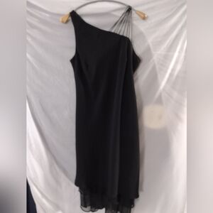 Jones Wear Asymmetric One-Shoulder Black Evening Dress